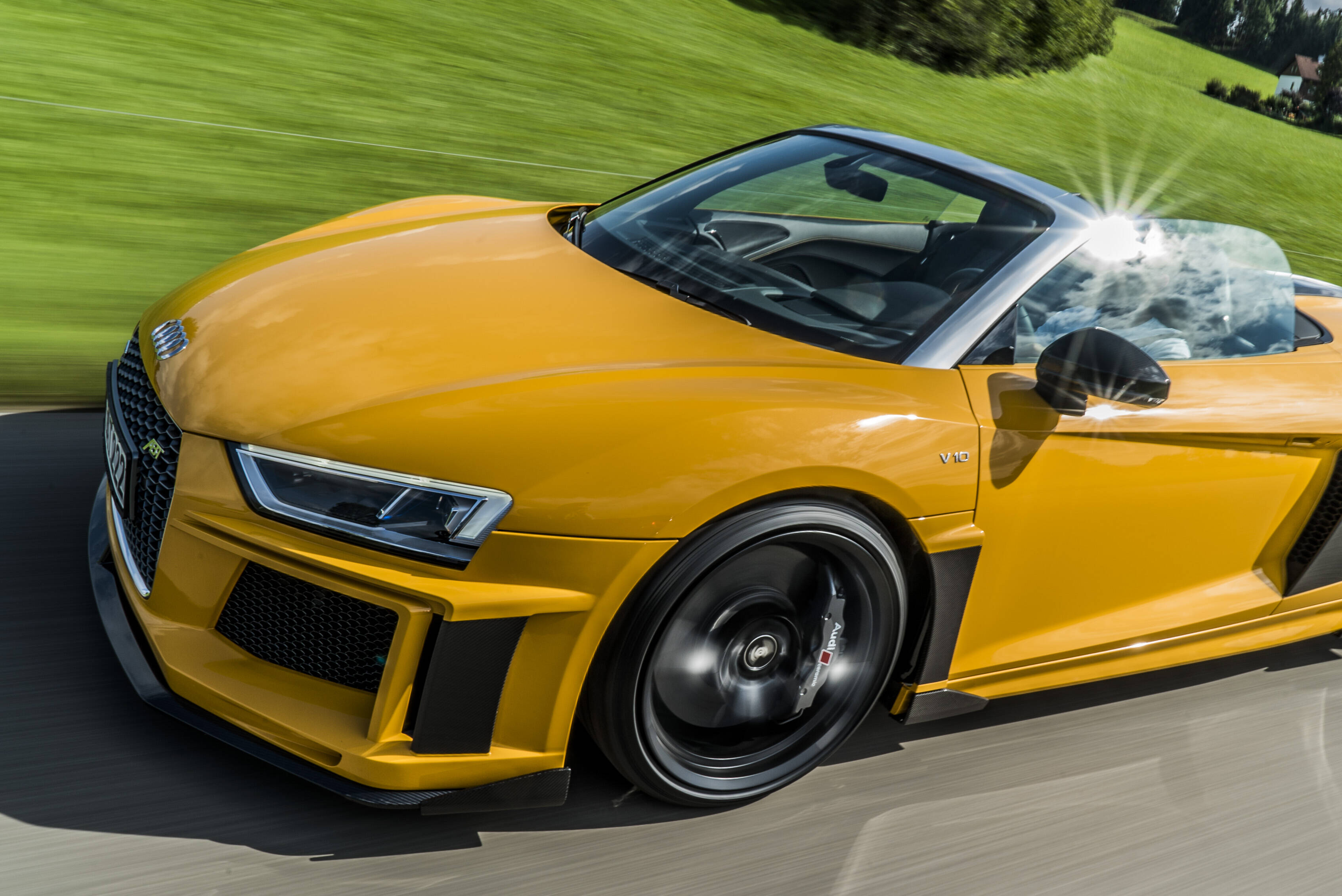 R8 store body kit
