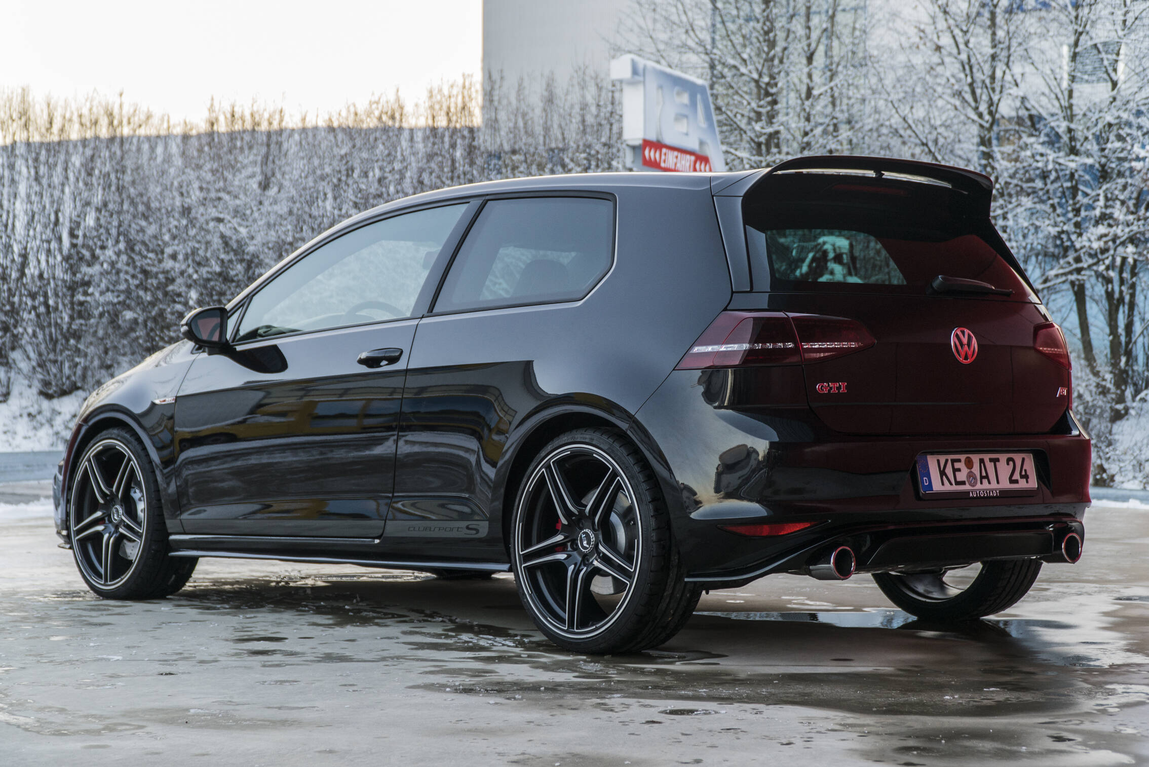 The VW Golf GTI Clubsport S with 370 HP and 460 Nm torque - Audi
