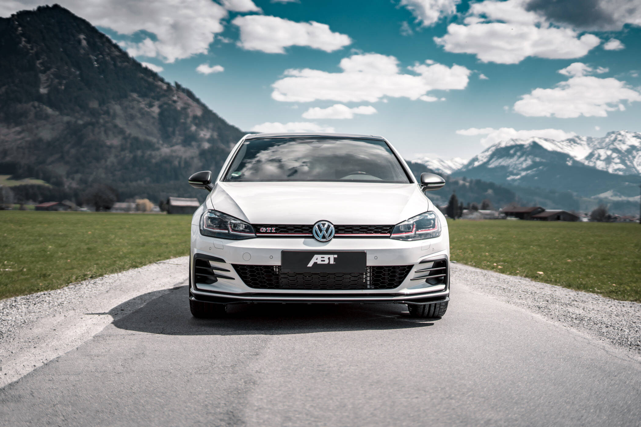 https://www.abt-sportsline.com/fileadmin/_processed_/8/f/csm_VW-Golf_GTI_TCR_Front_a07cf12136.jpg