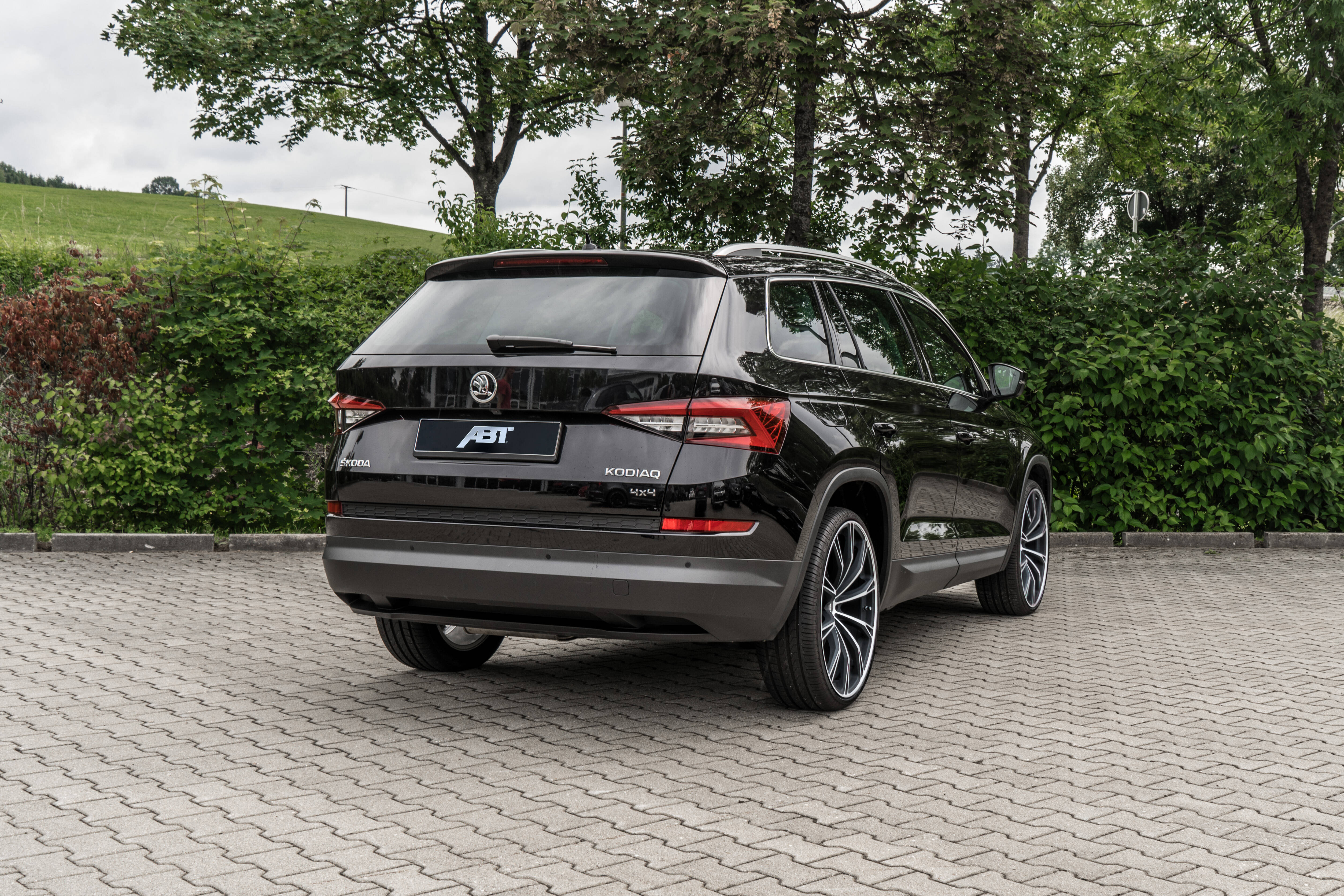 https://www.abt-sportsline.com/fileadmin/_processed_/c/7/csm_ABT_Skoda_Kodiaq_GR_mattblack_Heck_d6ab62b74e.jpg