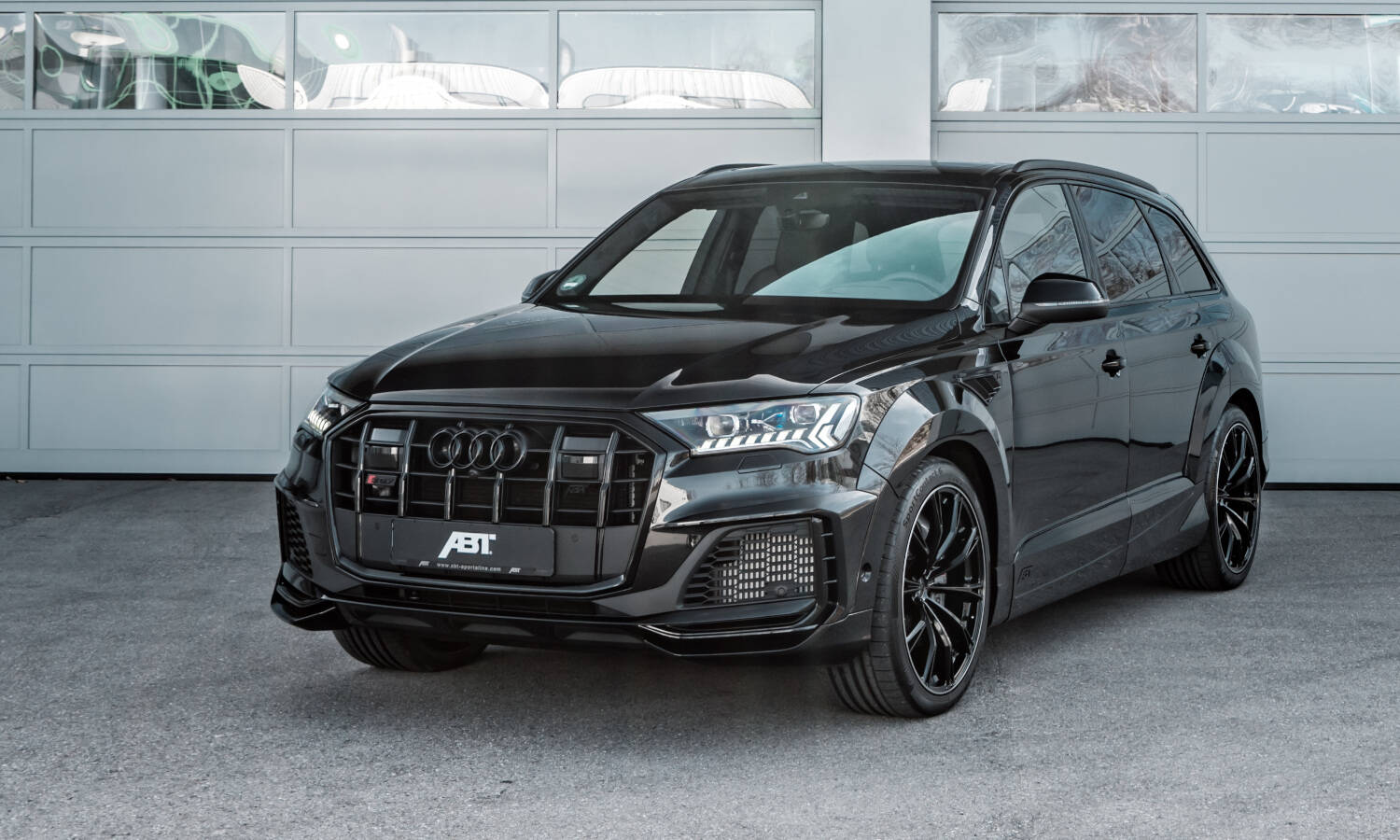 ABT aerodynamic and interior upgrades for 2023 Audi Q8 and SQ8 - Audi  Tuning, VW Tuning, Chiptuning von ABT Sportsline.